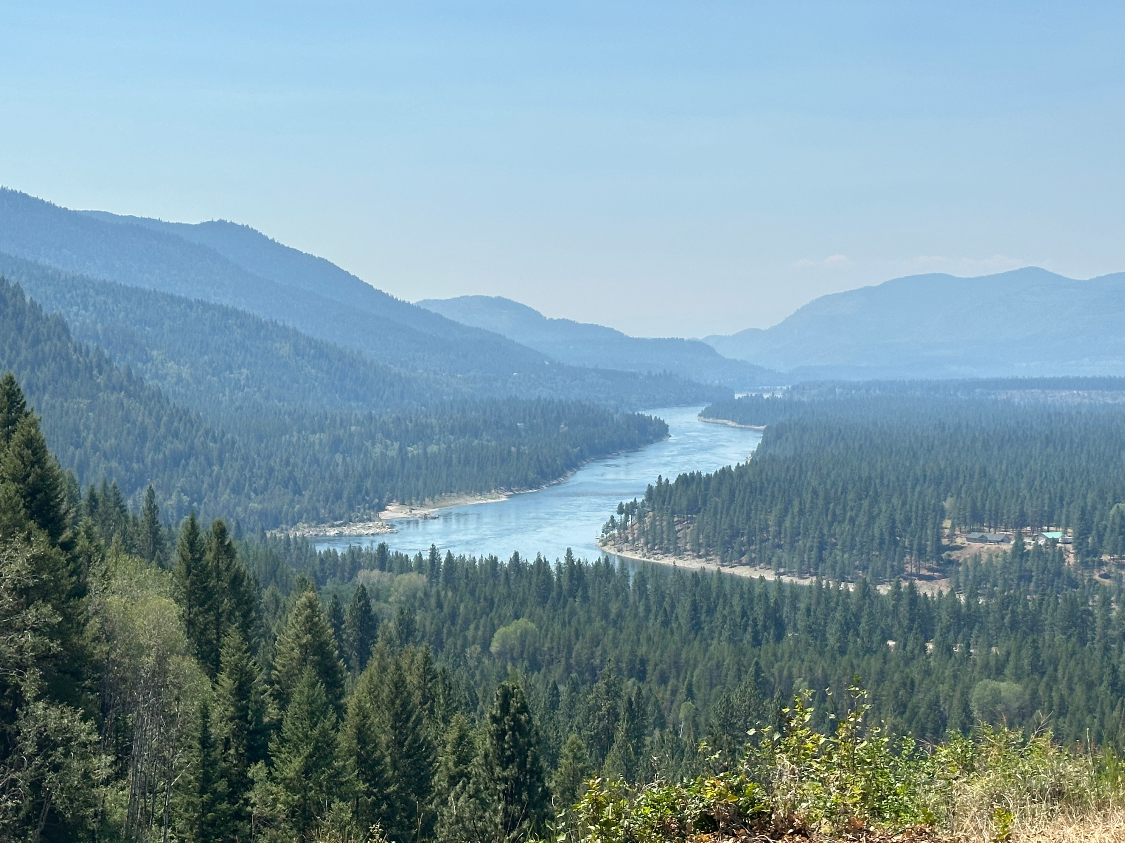 Columbia River Estate grounds